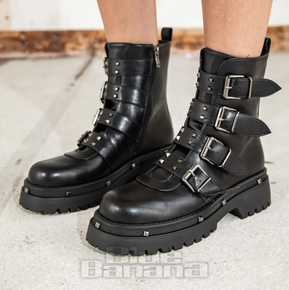 Bleeding Heart Buckle Boots (Black)