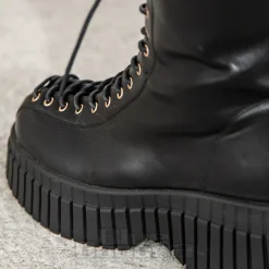 Bleeding Heart 15-Eye Boots (Black)