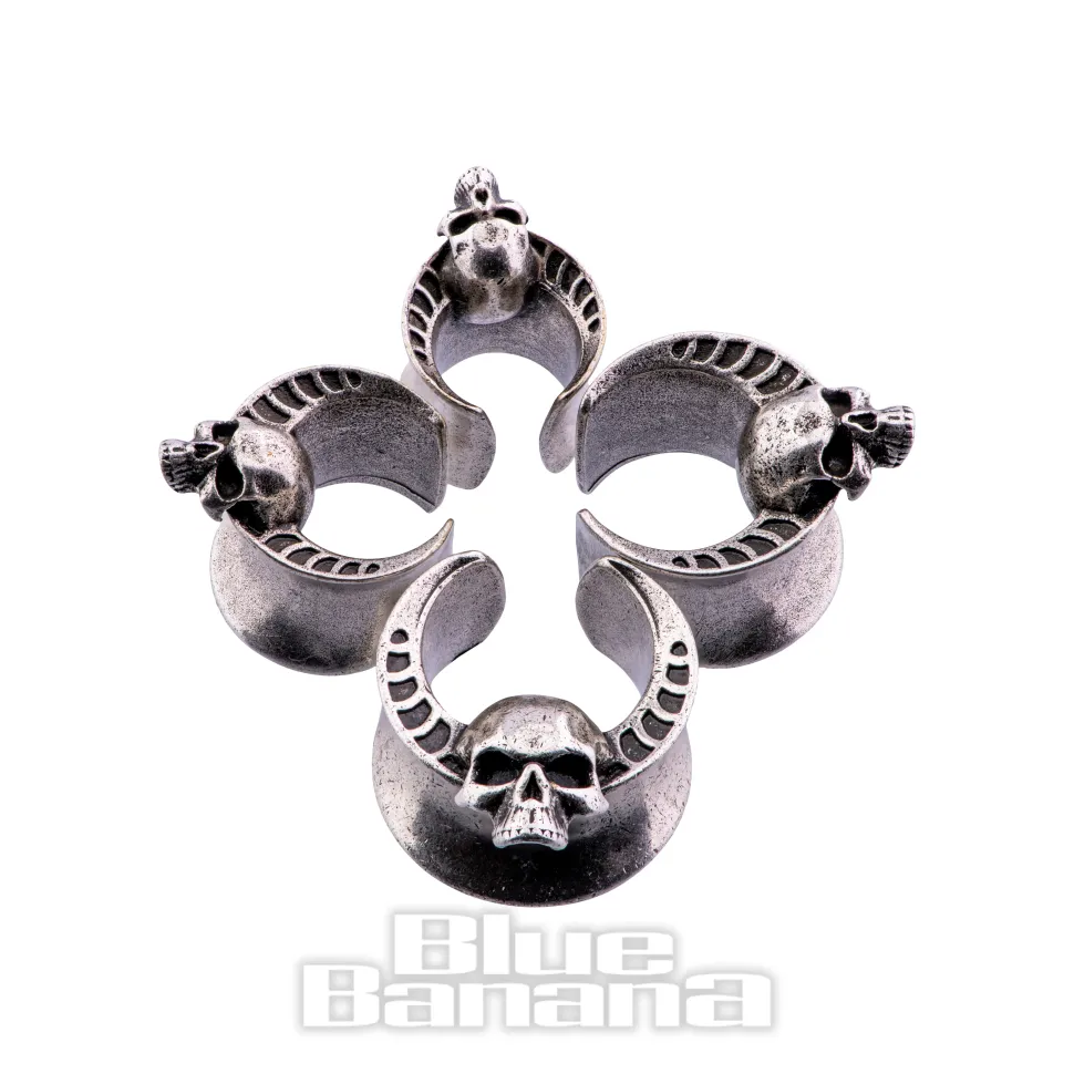 Blue Banana Surgical Steel Skull Saddle Hanger (Silver)