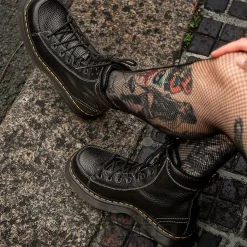 Dr Martens Buzz 8 Eye Boots (Black)