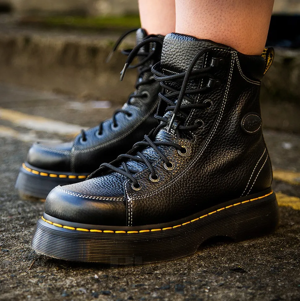 Dr Martens Buzz 8 Eye Boots (Black)