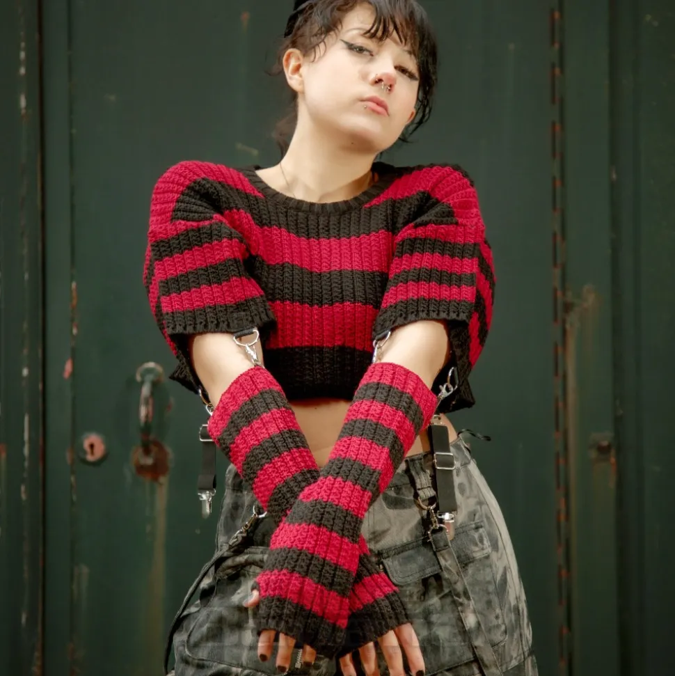 Heartless Isadora Jumper (Black/Red)