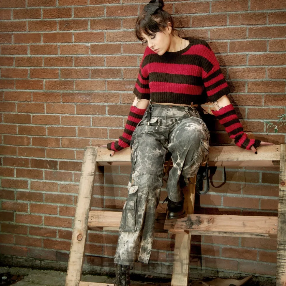 Heartless Isadora Jumper (Black/Red)
