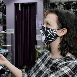 Heartless Wednesday Mask (Black/White)