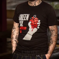 Official Green Day American Idiot T Shirt (Black)