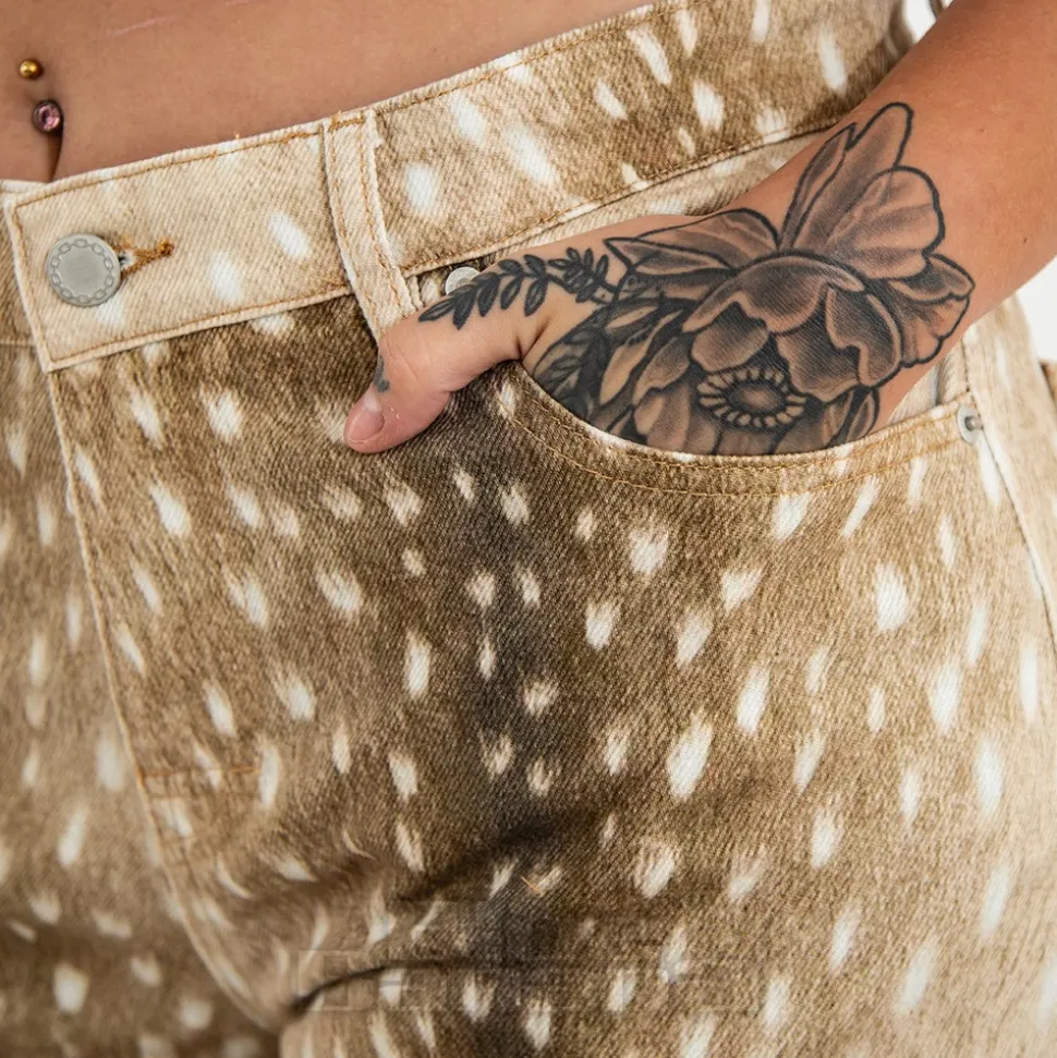 The Ragged Priest Doe Jorts (Beige)